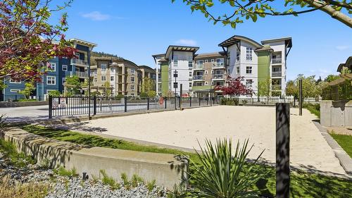 214-547 Yates Road, Kelowna, BC - Outdoor