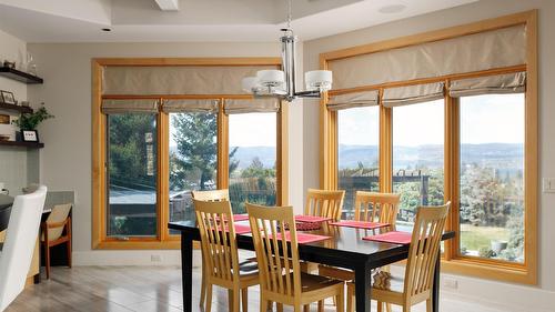 4326- 4330 Bedford Lane, Kelowna, BC - Indoor Photo Showing Dining Room