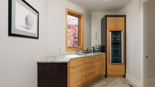 4326- 4330 Bedford Lane, Kelowna, BC - Indoor