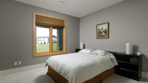 4326- 4330 Bedford Lane, Kelowna, BC - Indoor Photo Showing Bedroom