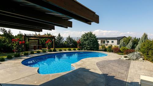 4326- 4330 Bedford Lane, Kelowna, BC - Outdoor With In Ground Pool With Deck Patio Veranda With Backyard
