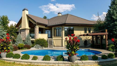 4326- 4330 Bedford Lane, Kelowna, BC - Outdoor With In Ground Pool With Deck Patio Veranda