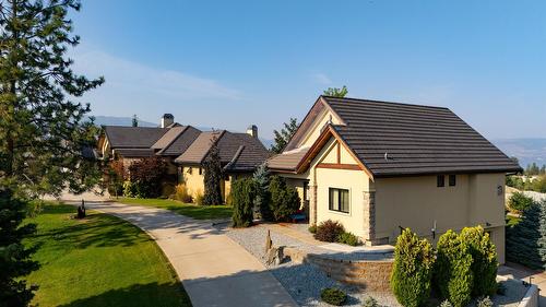 4326- 4330 Bedford Lane, Kelowna, BC - Outdoor