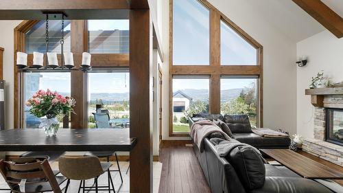4326- 4330 Bedford Lane, Kelowna, BC - Indoor With Fireplace