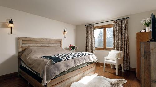 4326- 4330 Bedford Lane, Kelowna, BC - Indoor Photo Showing Bedroom
