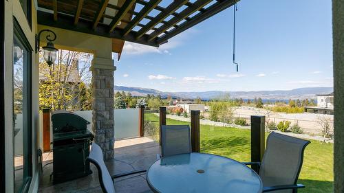 4326- 4330 Bedford Lane, Kelowna, BC - Outdoor With Exterior
