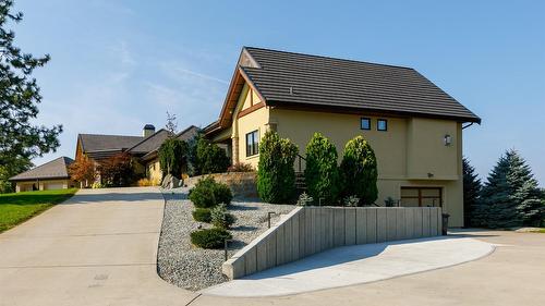 4326- 4330 Bedford Lane, Kelowna, BC - Outdoor