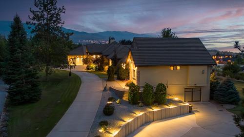 4326- 4330 Bedford Lane, Kelowna, BC - Outdoor With Deck Patio Veranda