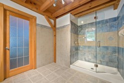 Salle de bains attenante à la CCP - 