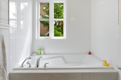 Bathroom - 223 Ch. De Cortina, Piedmont, QC - Indoor Photo Showing Bathroom