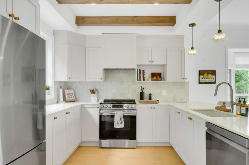 Kitchen - 223 Ch. De Cortina, Piedmont, QC - Indoor Photo Showing Kitchen With Upgraded Kitchen