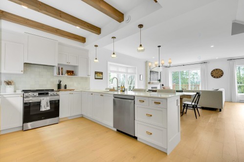 Kitchen - 223 Ch. De Cortina, Piedmont, QC - Indoor Photo Showing Kitchen With Upgraded Kitchen