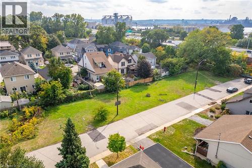 11 Knapmans Drive, Hamilton, ON 