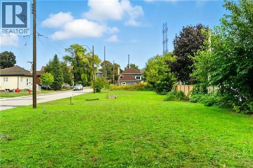 11 Knapmans Drive, Hamilton, ON 
