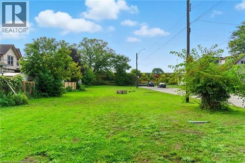 11 Knapmans Drive, Hamilton, ON 