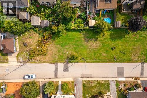 11 Knapmans Drive, Hamilton, ON 