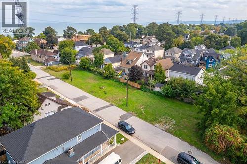 11 Knapmans Drive, Hamilton, ON 