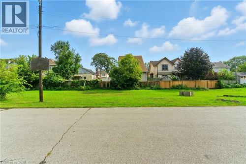 11 Knapmans Drive, Hamilton, ON 