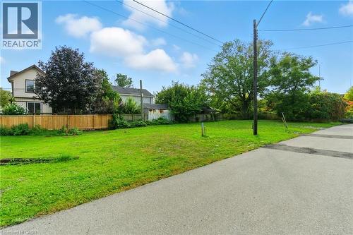 11 Knapmans Drive, Hamilton, ON 