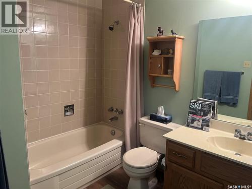 2930 More Crescent E, Regina, SK - Indoor Photo Showing Bathroom