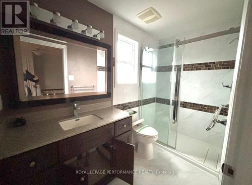 123 Napoleon Court, London East (East I), ON - Indoor Photo Showing Bathroom