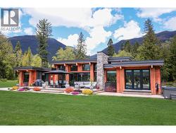 6133 PIPPERS Lane Nelson, BC V1L 6P5