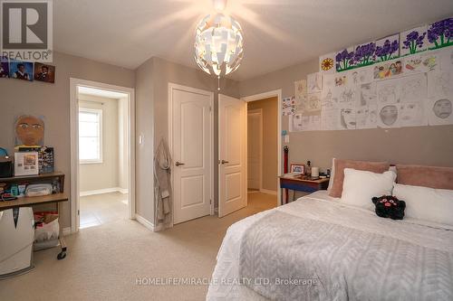 547 Wansbrough Way, Shelburne, ON - Indoor Photo Showing Bedroom
