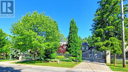 9 Fifeshire Road, Toronto, ON 