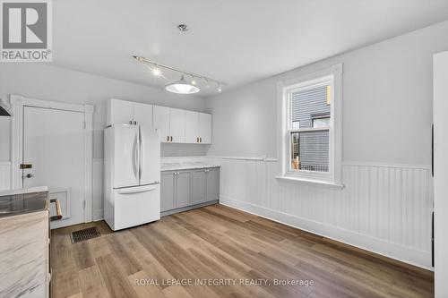 56 Grosvenor Avenue, Ottawa, ON - Indoor Photo Showing Kitchen