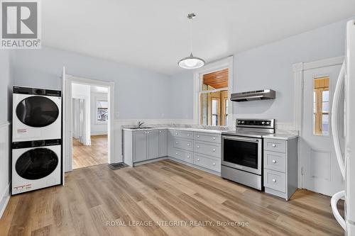 56 Grosvenor Avenue, Ottawa, ON - Indoor Photo Showing Kitchen