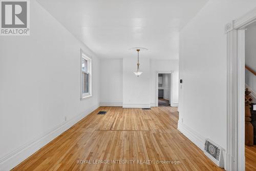 56 Grosvenor Avenue, Ottawa, ON - Indoor Photo Showing Other Room