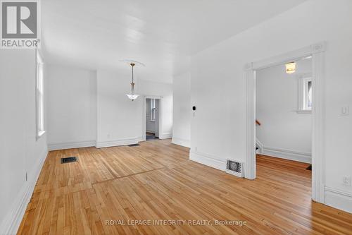 56 Grosvenor Avenue, Ottawa, ON - Indoor Photo Showing Other Room