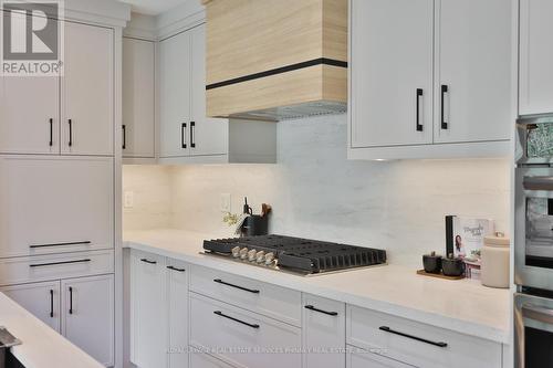 1340 Contour Drive, Mississauga, ON - Indoor Photo Showing Kitchen With Upgraded Kitchen