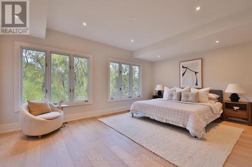 1340 Contour Drive, Mississauga, ON - Indoor Photo Showing Bedroom