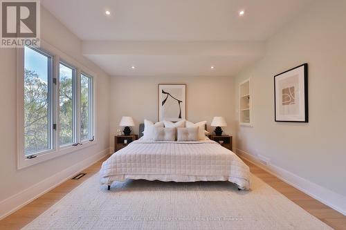 1340 Contour Drive, Mississauga, ON - Indoor Photo Showing Bedroom