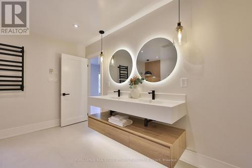 1340 Contour Drive, Mississauga, ON - Indoor Photo Showing Bathroom