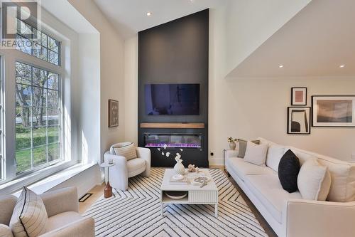 1340 Contour Drive, Mississauga, ON - Indoor Photo Showing Other Room