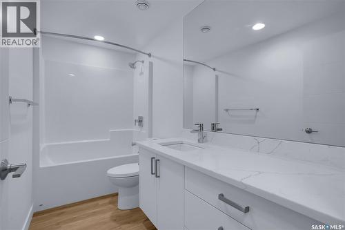 230 Greyeyes-Steele Way, Saskatoon, SK - Indoor Photo Showing Bathroom