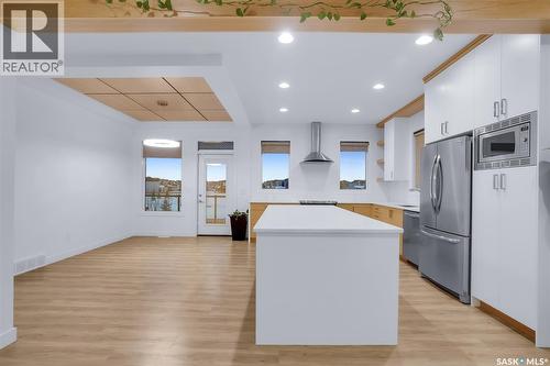 230 Greyeyes-Steele Way, Saskatoon, SK - Indoor Photo Showing Kitchen