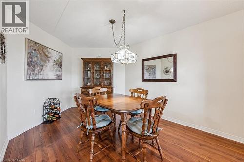 8 Christopher Court Unit# 507, Guelph, ON - Indoor Photo Showing Dining Room