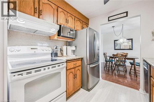 8 Christopher Court Unit# 507, Guelph, ON - Indoor Photo Showing Kitchen