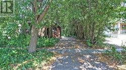92 HORSHAM AVENUE Toronto, ON M2N 1Z9