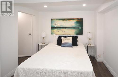 92 Adam Street, Cambridge, ON - Indoor Photo Showing Bedroom