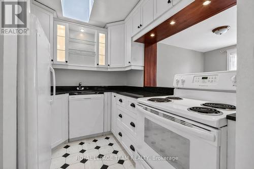12 Lewis Street, Ottawa, ON - Indoor Photo Showing Kitchen