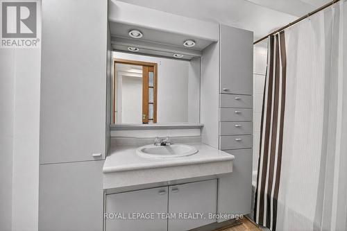 12 Lewis Street, Ottawa, ON - Indoor Photo Showing Bathroom