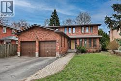 935 RED PINE Crescent  Mississauga, ON L5H 4E7
