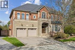 1020 VALLEY CREST Circle Oakville, ON L6H 6N8