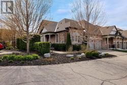 26 - 3353 LIPTAY AVENUE  Oakville, ON L6M 0M6