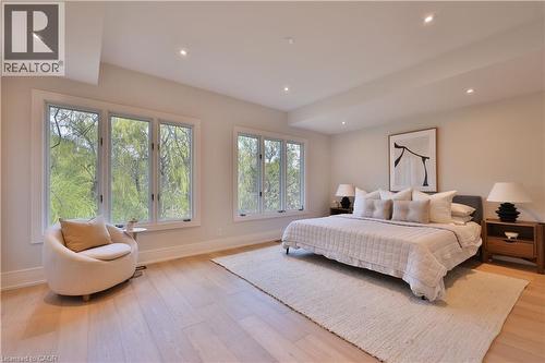 1340 Contour Drive, Mississauga, ON - Indoor Photo Showing Bedroom