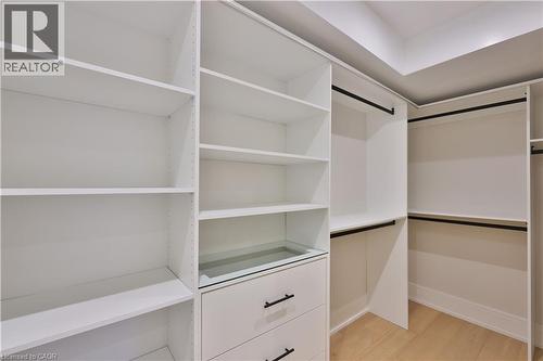 1340 Contour Drive, Mississauga, ON - Indoor With Storage